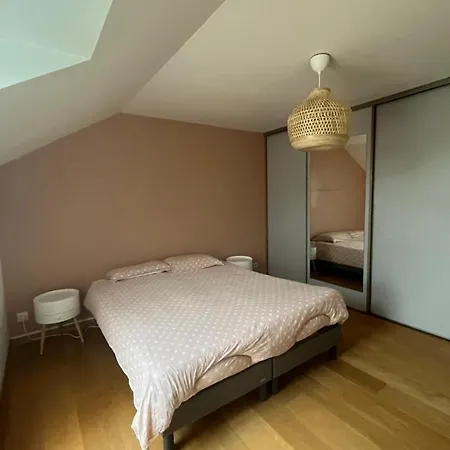 Nice Spacious Cocoon With Balcony In *